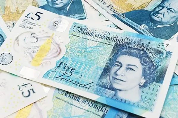 GBP £5 Bills